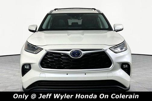 Blizzard Pearl 2021 Toyota Highlander Hybrid XLE