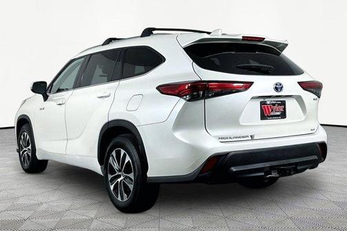 2021 Toyota Highlander Hybrid XLE