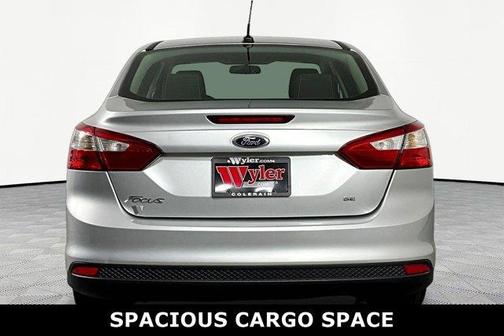 Ingot Silver Metallic 2012 Ford Focus SE