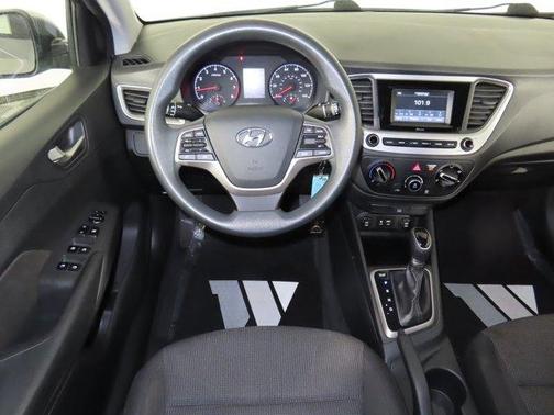 2020 Hyundai Accent SE