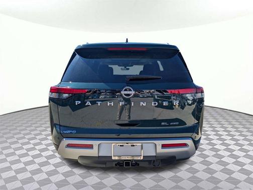 2025 Nissan Pathfinder SL 4WD