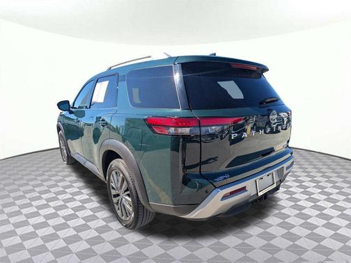 2025 Nissan Pathfinder SL 4WD