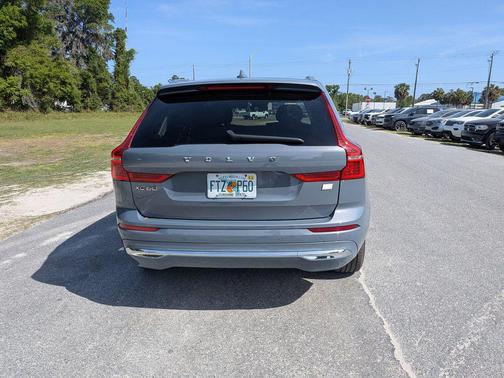 2023 Volvo XC60 Recharge Plug-In Hybrid T8 Plus Bright Theme