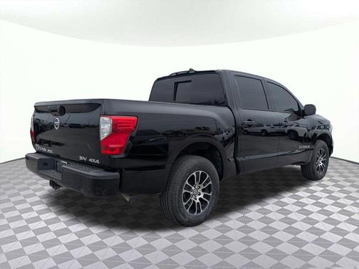 Super Black 2022 Nissan Titan SV