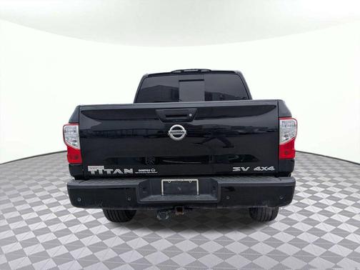 Super Black 2022 Nissan Titan SV