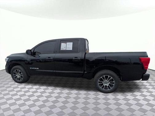 Super Black 2022 Nissan Titan SV