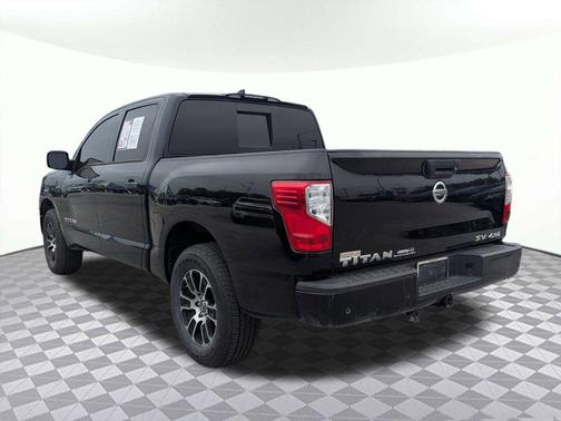 Super Black 2022 Nissan Titan SV
