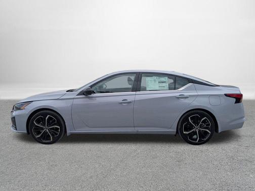 2025 Nissan Altima SR FWD