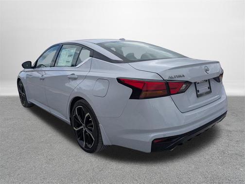 2025 Nissan Altima SR FWD