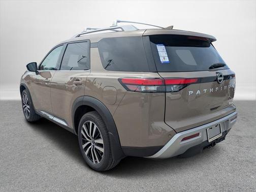 2025 Nissan Pathfinder Platinum FWD