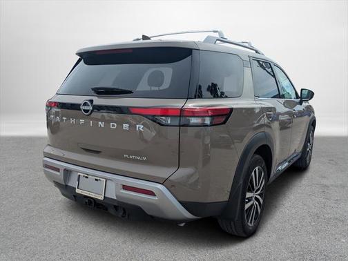 2025 Nissan Pathfinder Platinum FWD