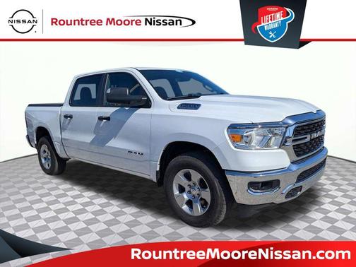 Bright White Clearcoat 2024 RAM 1500 Big Horn/Lone Star