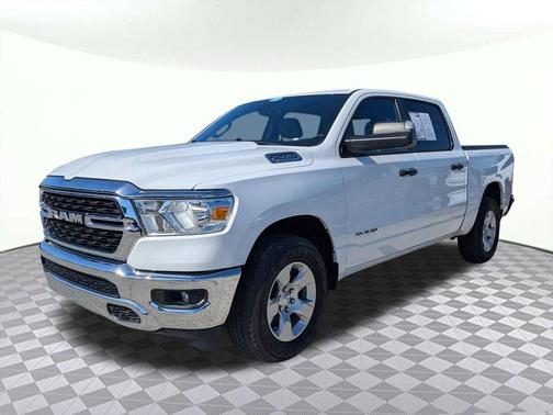 Bright White Clearcoat 2024 RAM 1500 Big Horn/Lone Star