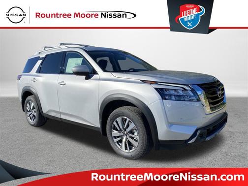 2025 Nissan Pathfinder SL FWD