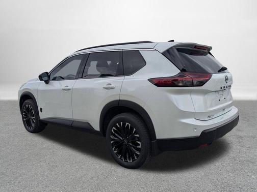 Everest White Pearl Tricoat 2026 Nissan Rogue Dark Armor