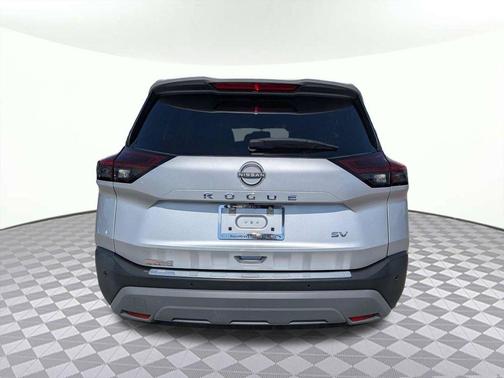 Brilliant Silver Metallic 2022 Nissan Rogue SV