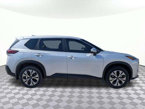 Brilliant Silver Metallic 2022 Nissan Rogue SV