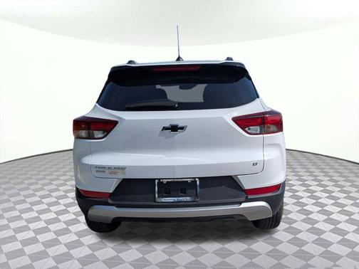 Summit White 2021 Chevrolet Trailblazer LT