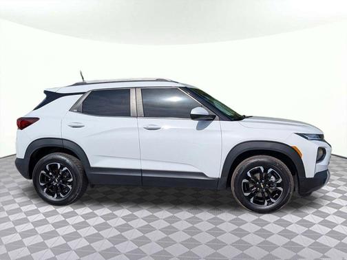 Summit White 2021 Chevrolet Trailblazer LT