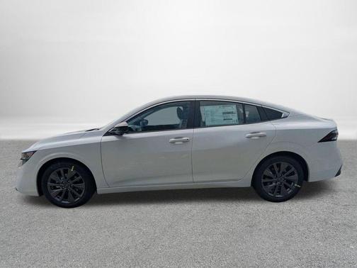 Aspen White Tricoat 2026 Nissan Sentra SL