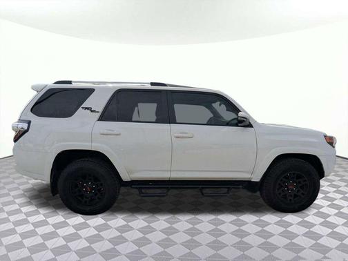 Super White 2018 Toyota 4Runner TRD Off Road Premium