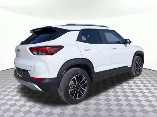 Summit White 2025 Chevrolet Trailblazer LT