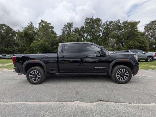 Onyx Black 2023 GMC Sierra 2500 AT4
