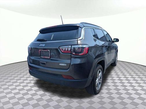 Sting-Gray Clearcoat 2024 Jeep Compass Latitude