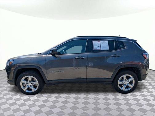 Sting-Gray Clearcoat 2024 Jeep Compass Latitude