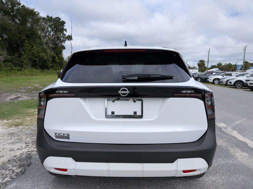 Fresh Powder 2027 Nissan Kicks SV