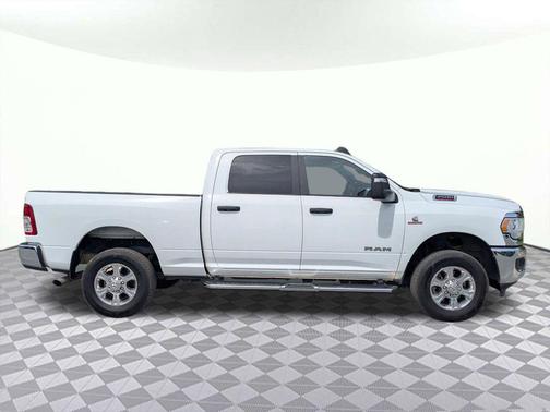 Bright White Clearcoat 2024 RAM 2500 Big Horn Crew Cab 4x4 6'4' Box