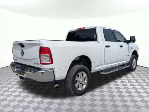 Bright White Clearcoat 2024 RAM 2500 Big Horn Crew Cab 4x4 6'4' Box