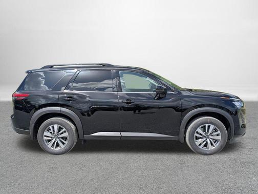 Super Black 2026 Nissan Pathfinder SL
