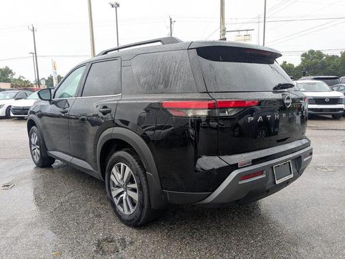 Super Black 2026 Nissan Pathfinder SL