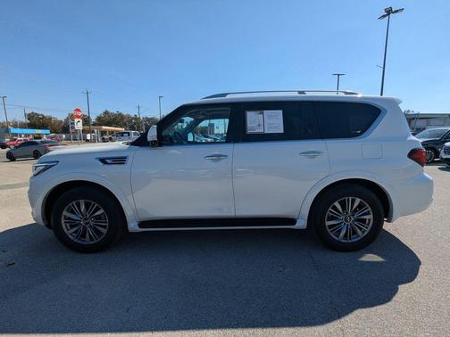 2024 INFINITI QX80 Luxe