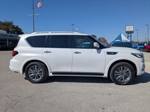 2024 INFINITI QX80 Luxe