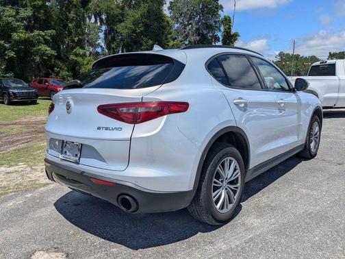 Moonlight Gray Metallic 2022 Alfa Romeo Stelvio Sprint