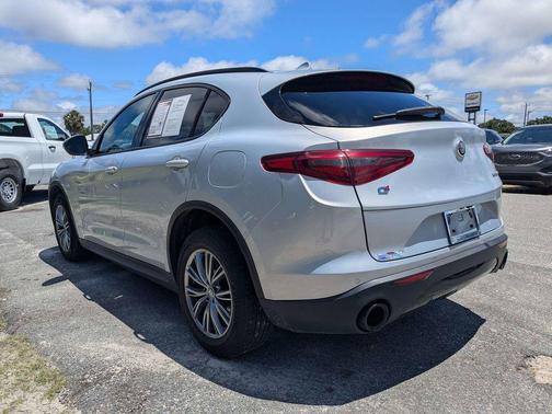 Moonlight Gray Metallic 2022 Alfa Romeo Stelvio Sprint