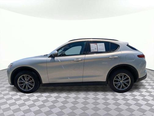 Moonlight Gray Metallic 2022 Alfa Romeo Stelvio Sprint