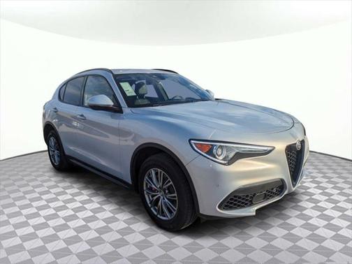 Moonlight Gray Metallic 2022 Alfa Romeo Stelvio Sprint