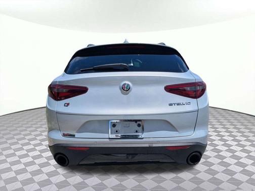 Moonlight Gray Metallic 2022 Alfa Romeo Stelvio Sprint