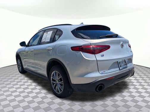Moonlight Gray Metallic 2022 Alfa Romeo Stelvio Sprint