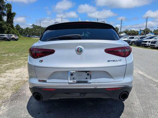 Moonlight Gray Metallic 2022 Alfa Romeo Stelvio Sprint