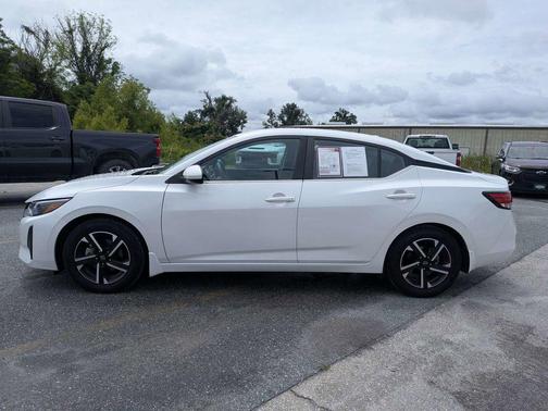 Aspen White Tricoat 2024 Nissan Sentra SV