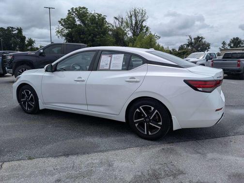 Aspen White Tricoat 2024 Nissan Sentra SV