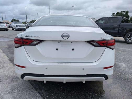 Aspen White Tricoat 2024 Nissan Sentra SV