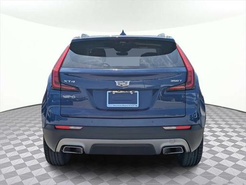 2022 Cadillac XT4 Premium Luxury