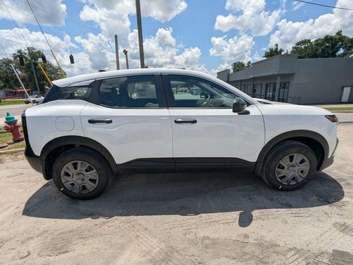 Fresh Powder 2026 Nissan Kicks S