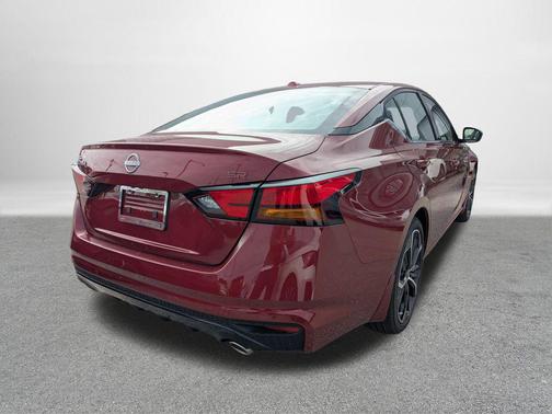 2025 Nissan Altima SR FWD