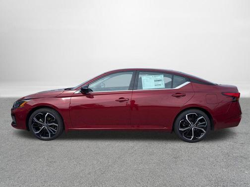 2025 Nissan Altima SR FWD